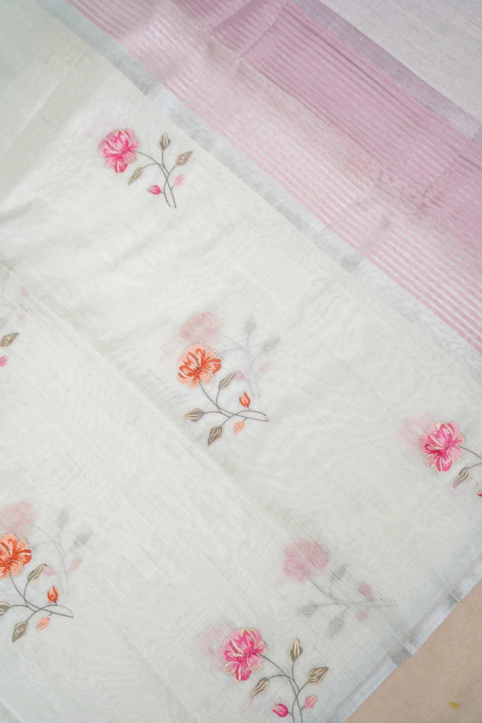 Linen Saree Floral Embroidery – Pink