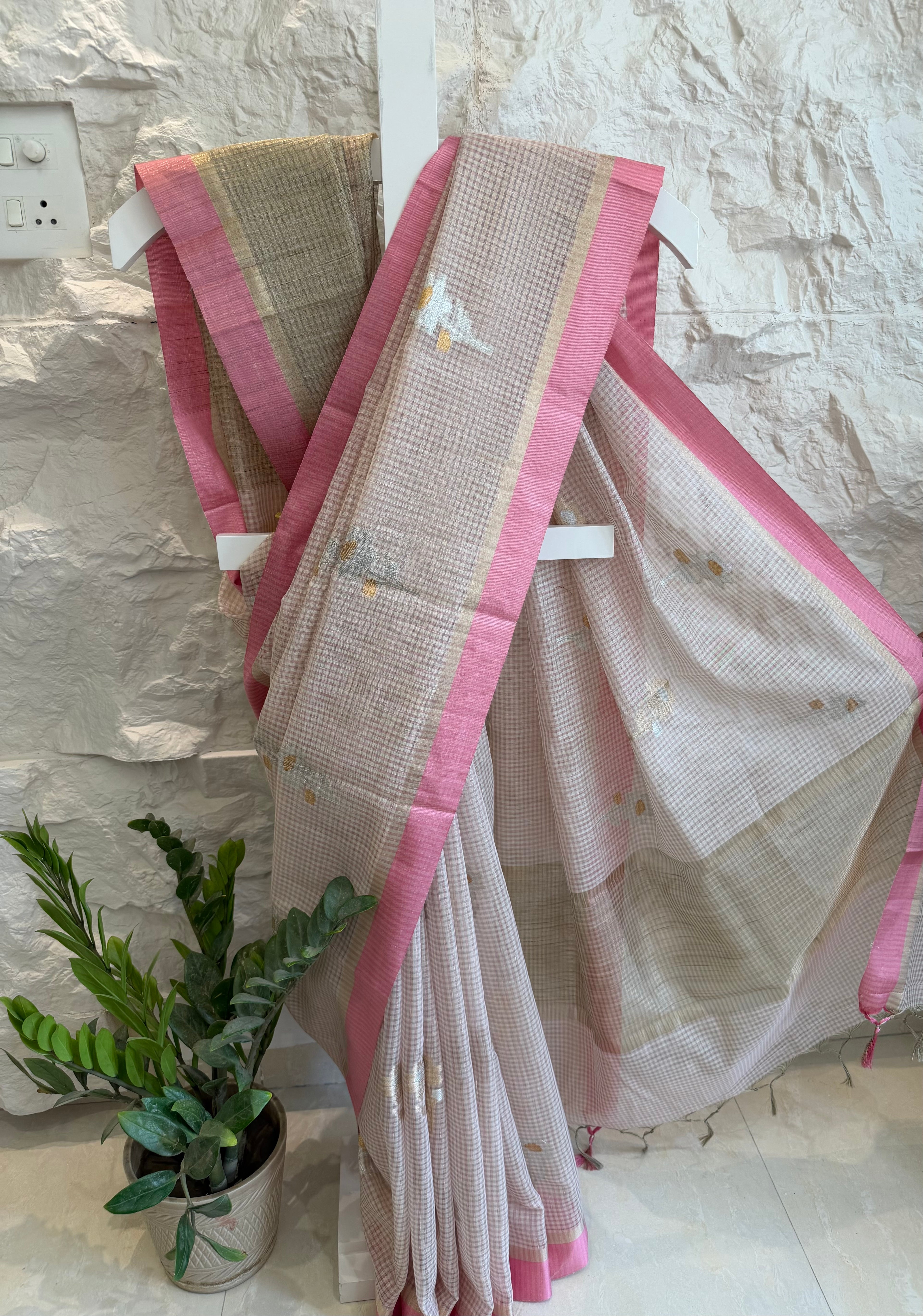 Blush Pink Checks Linen Saree