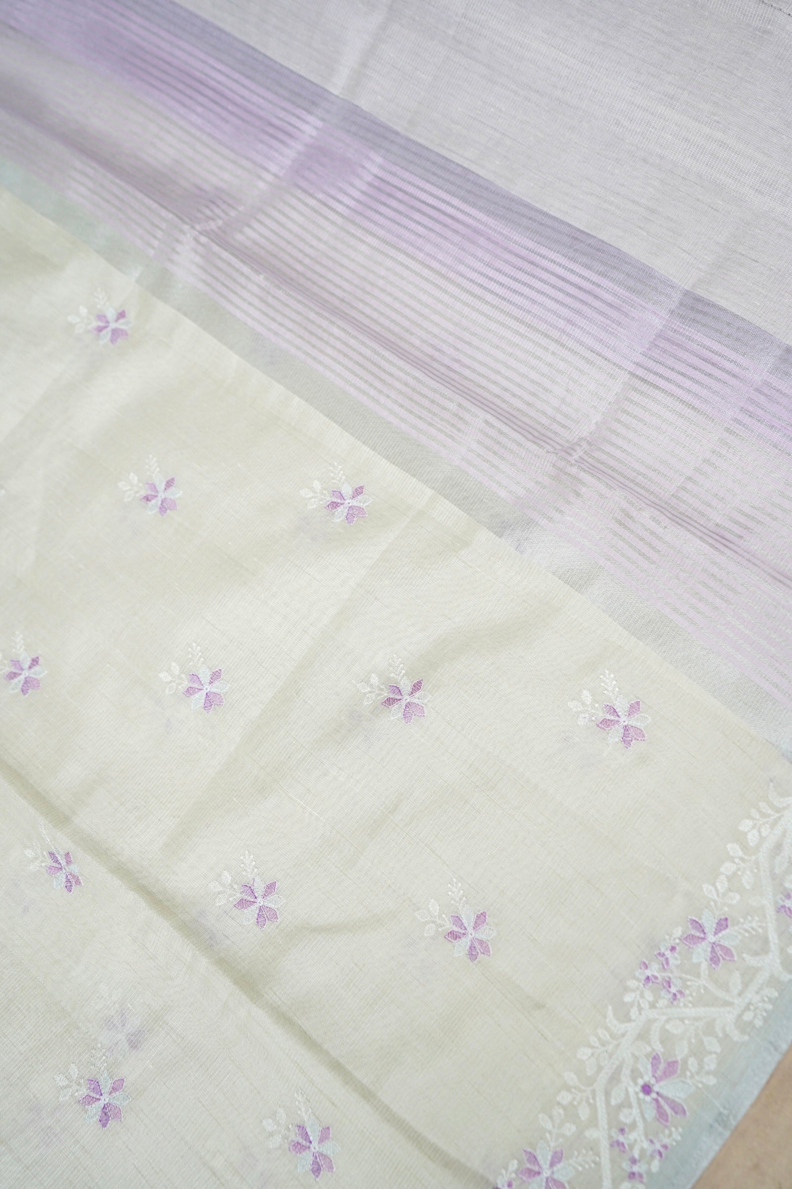 Linen Saree Floral Embroidery – Lavender