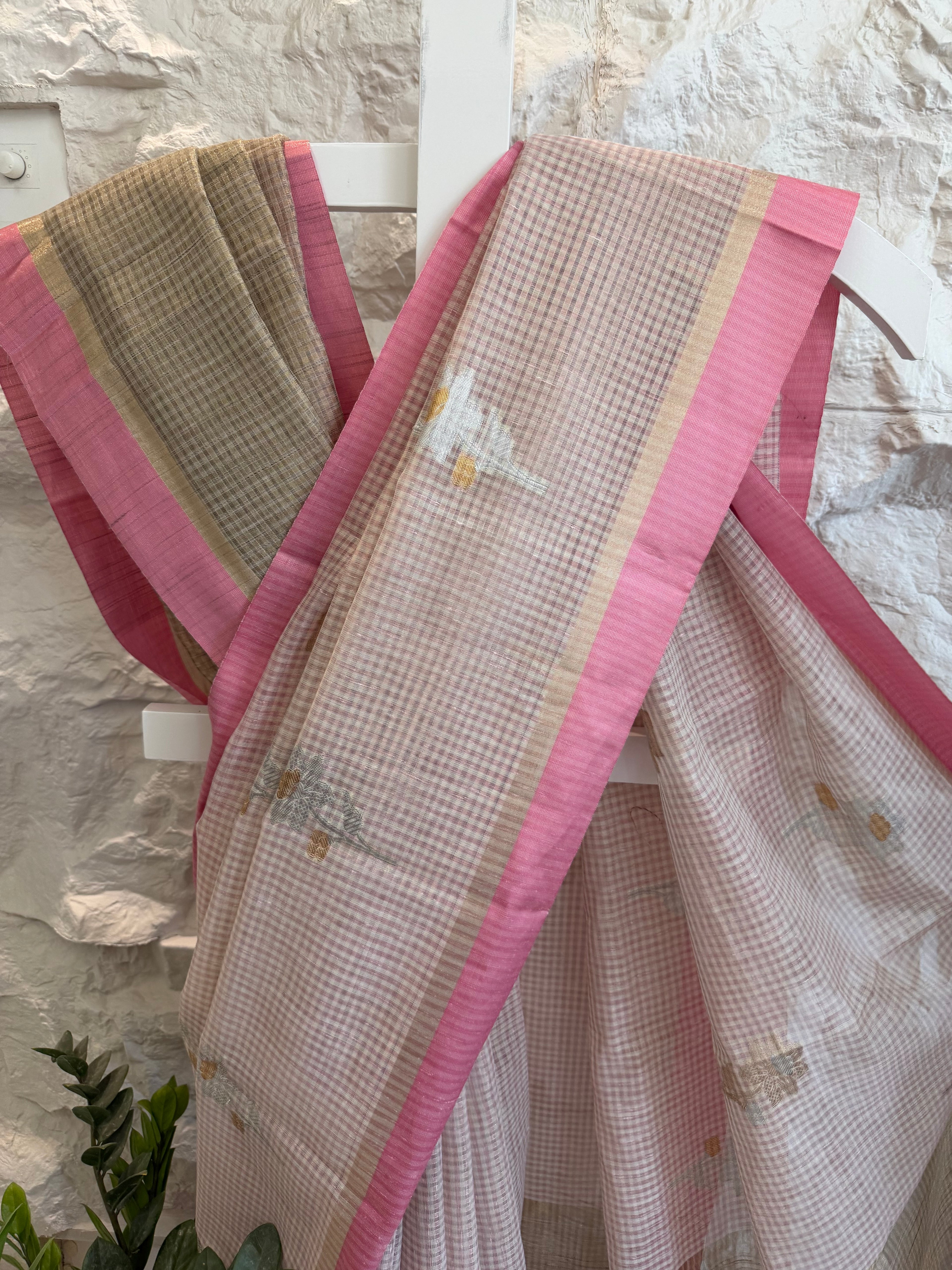 Blush Pink Checks Linen Saree
