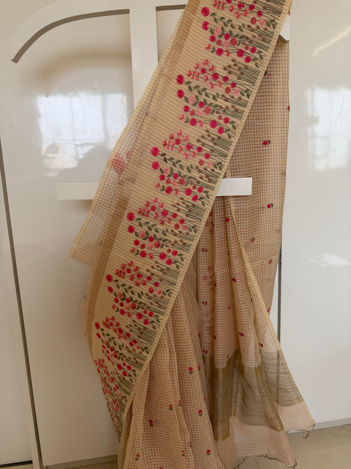 Checks Linen Tissue Saree with Embroidery -Pink