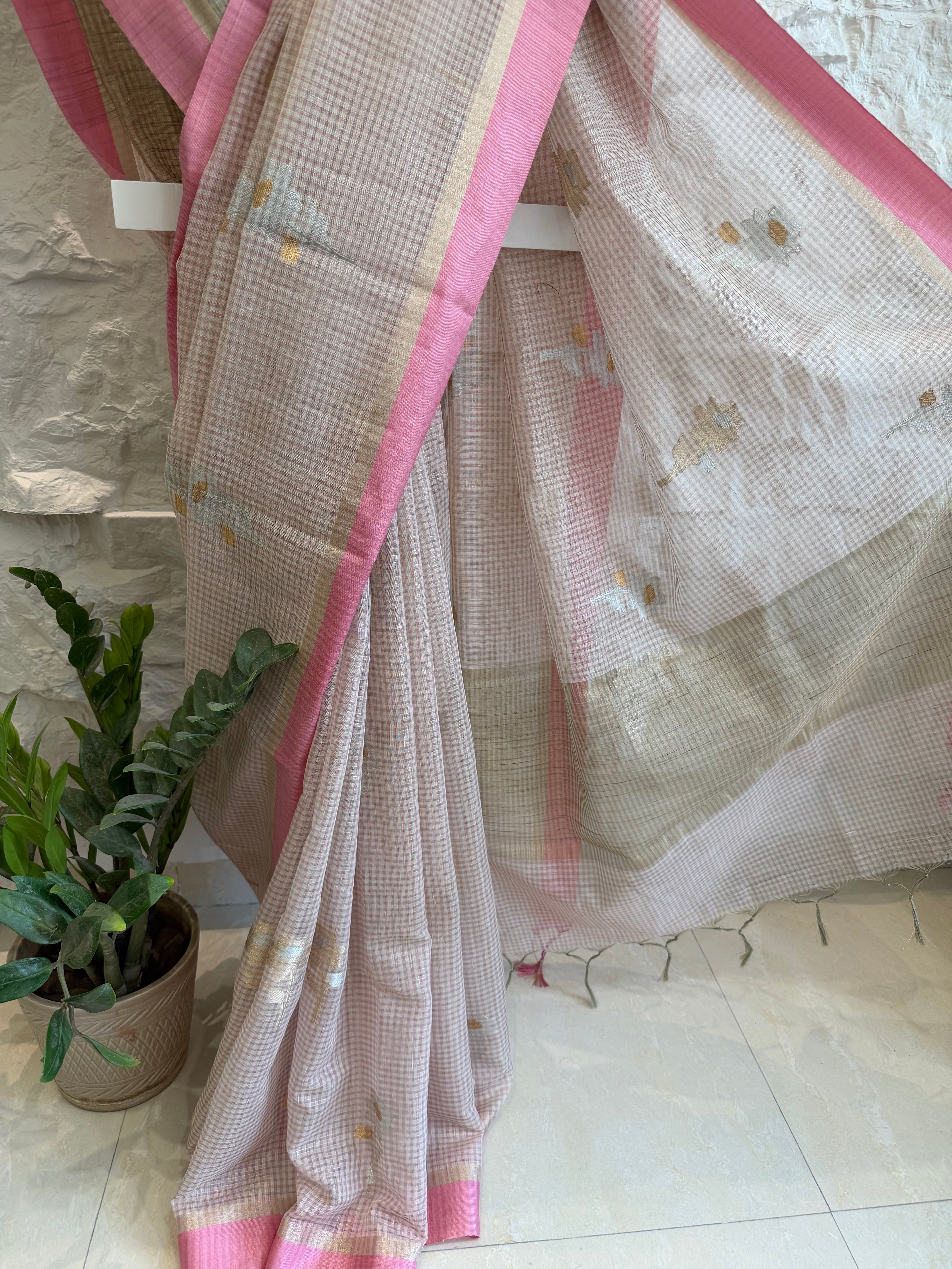 Blush Pink Checks Linen Saree