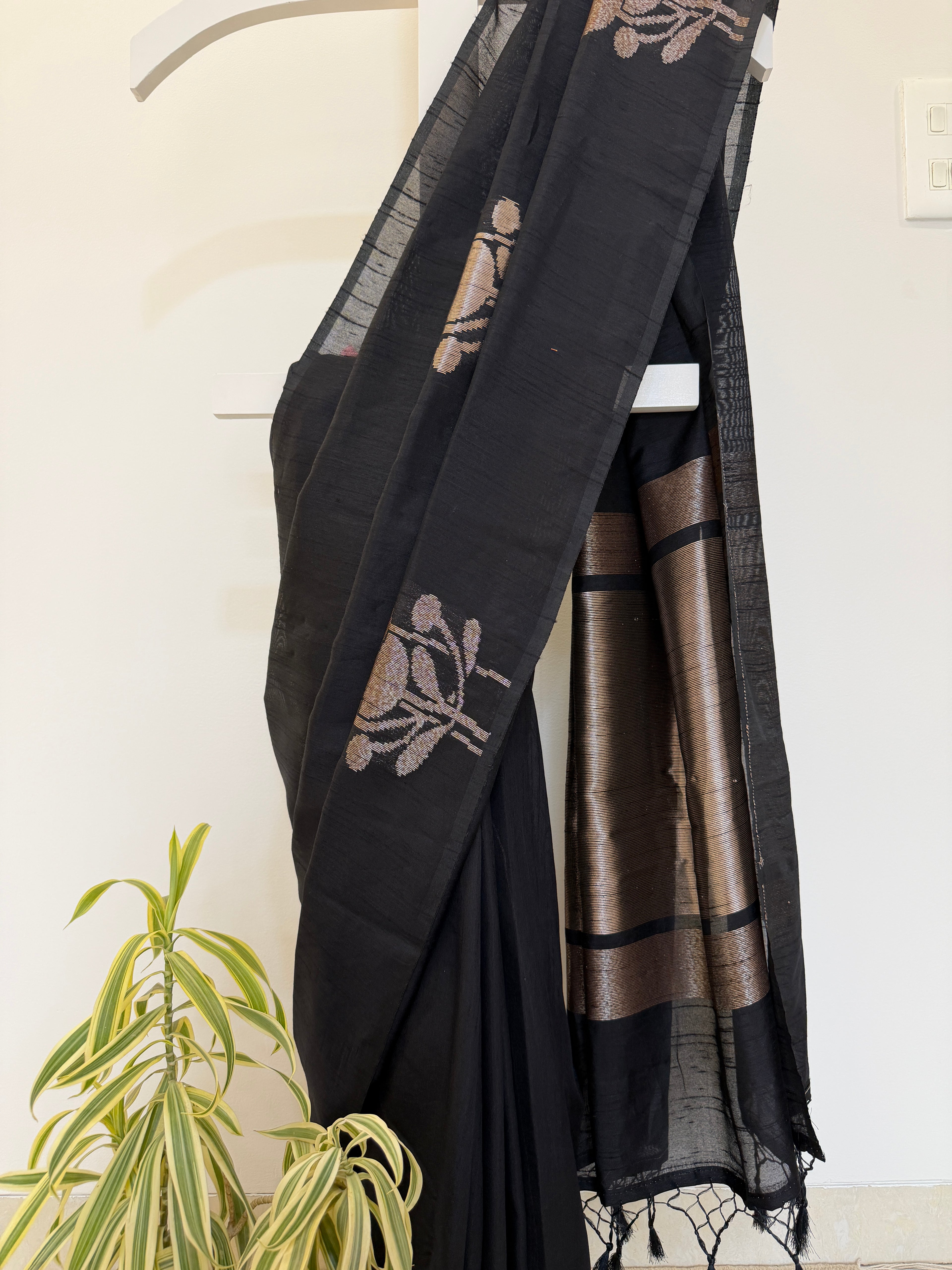 Handloom Raw Silk Saree - Black