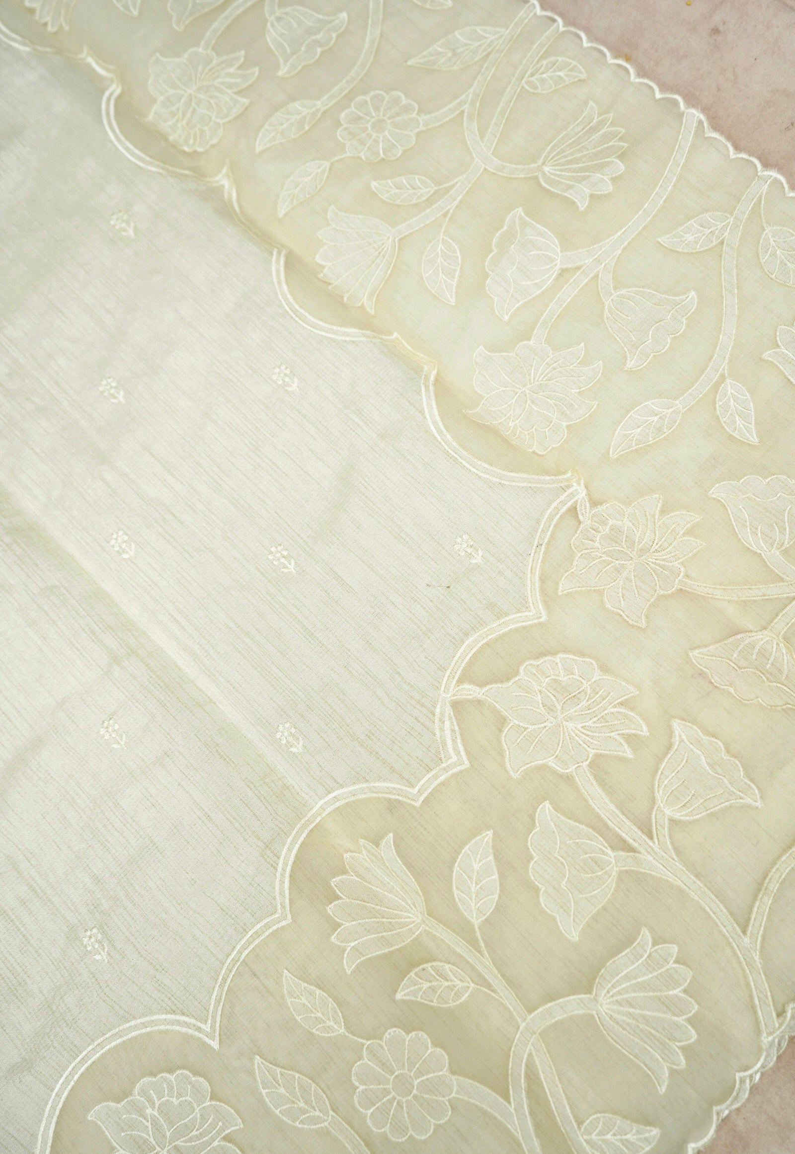 Linen Saree with Appliqué Work – Ivory Cream