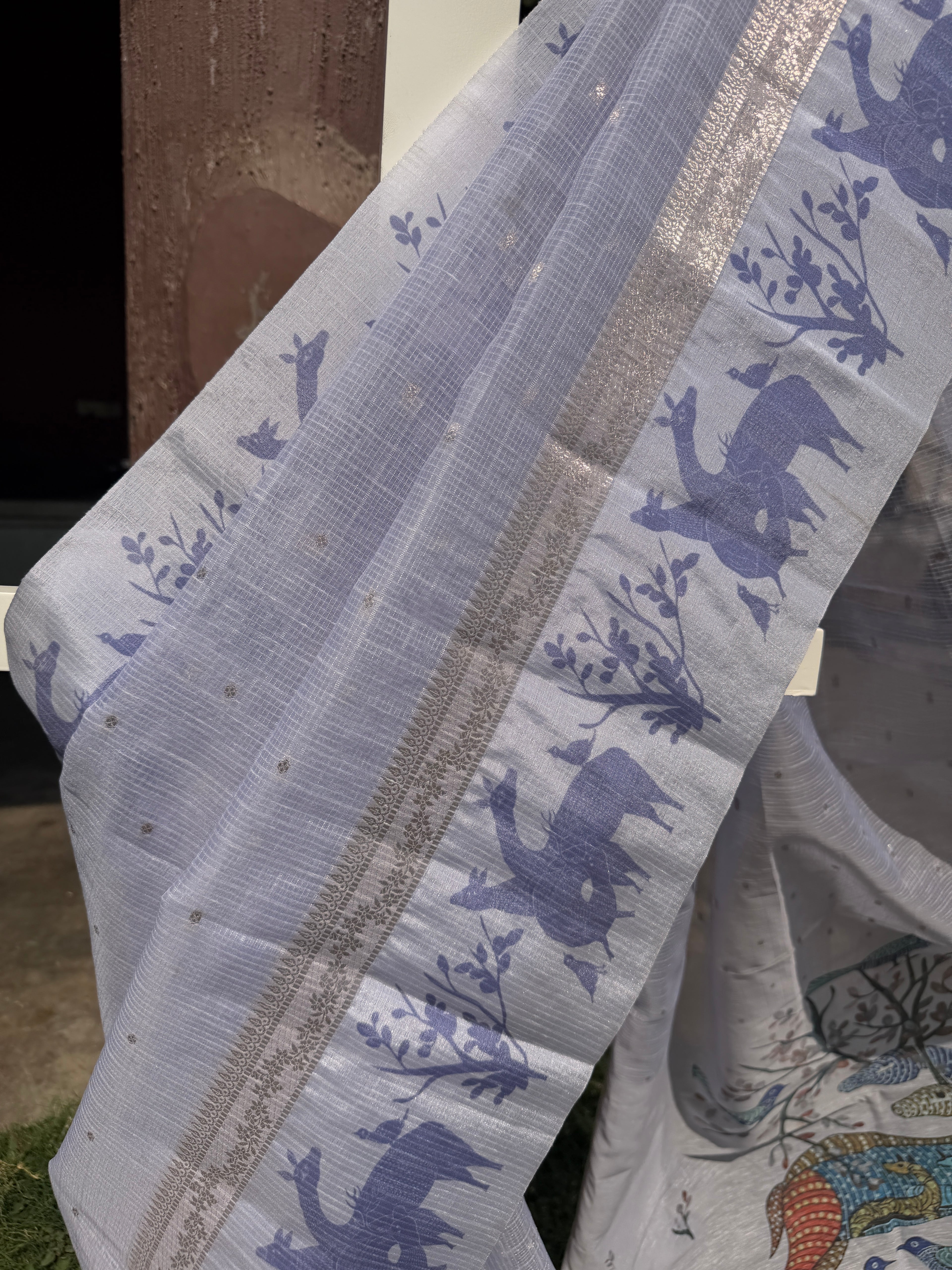 Linen Saree with Shadow Animal Print – Lavender