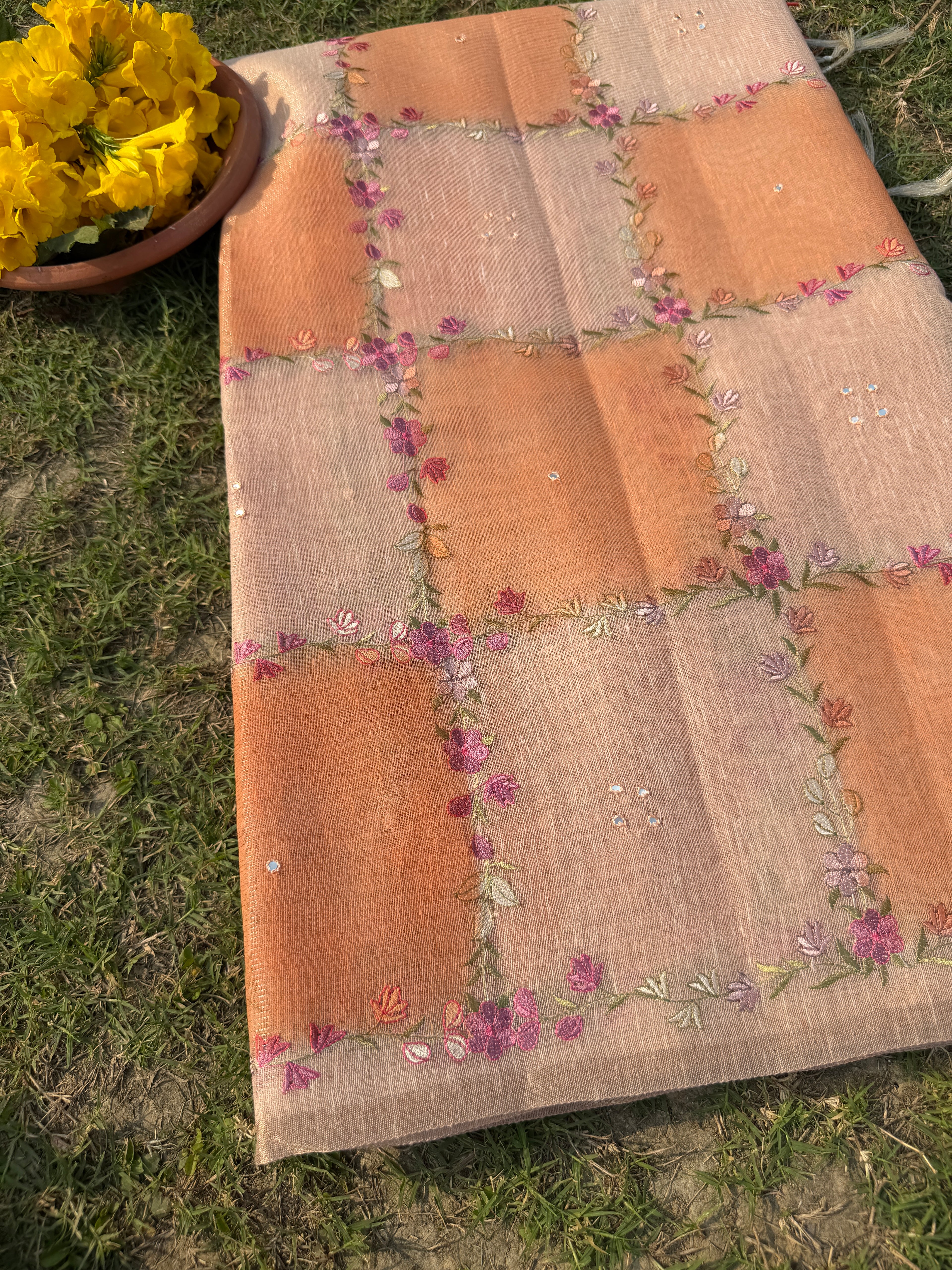 Rangkaat Linen Tissue with Flower
Embroidery - Peach